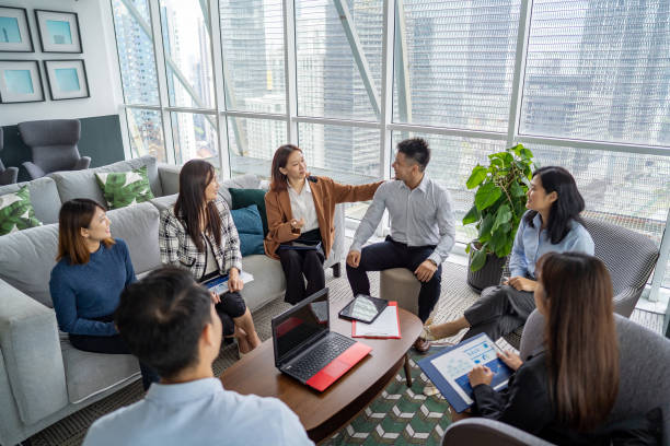 Hợp tác chiến lược với các tổ chức giáo dục